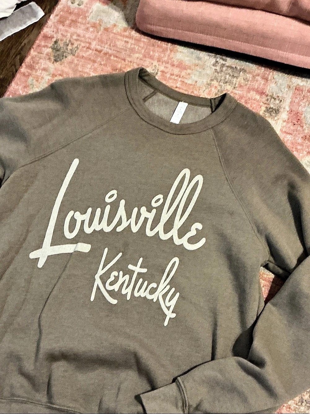 Bella + Canvas Louisville Kentucky Sweatshirt Size Medium